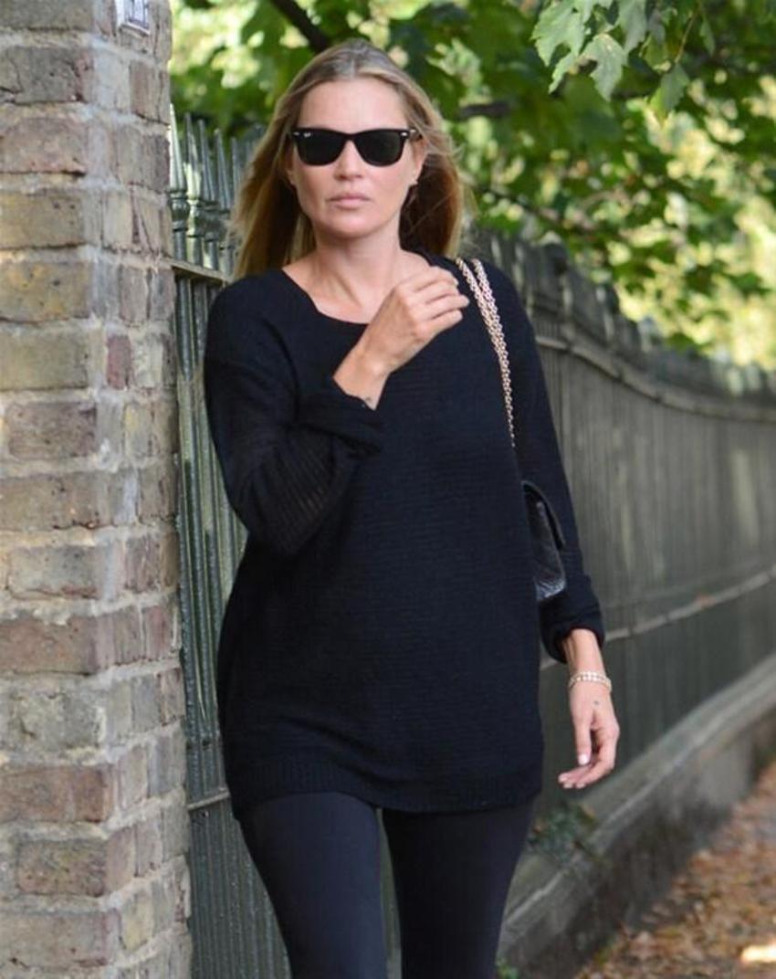 Kate Moss, uyku anını gösteren NFT'sini 17 bin dolara sattı