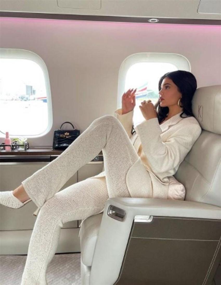 Kylie Jenner bikini işine giriyor!