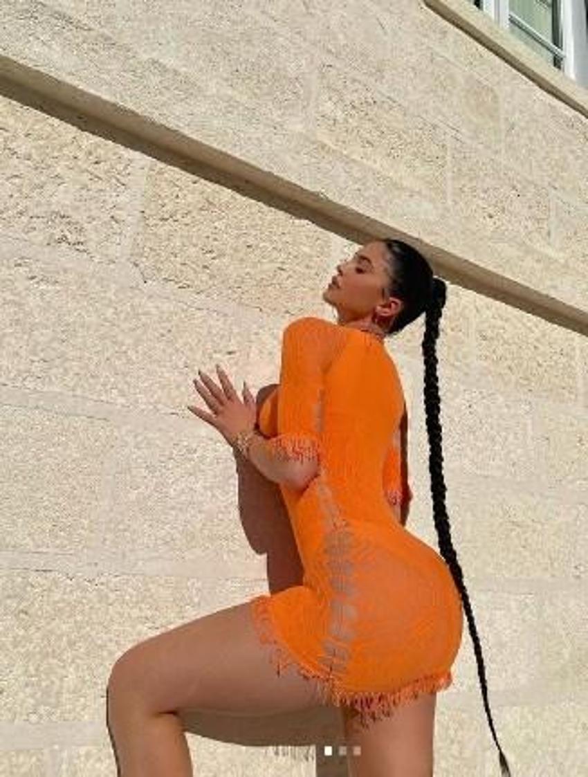 Kylie Jenner bikini işine giriyor!