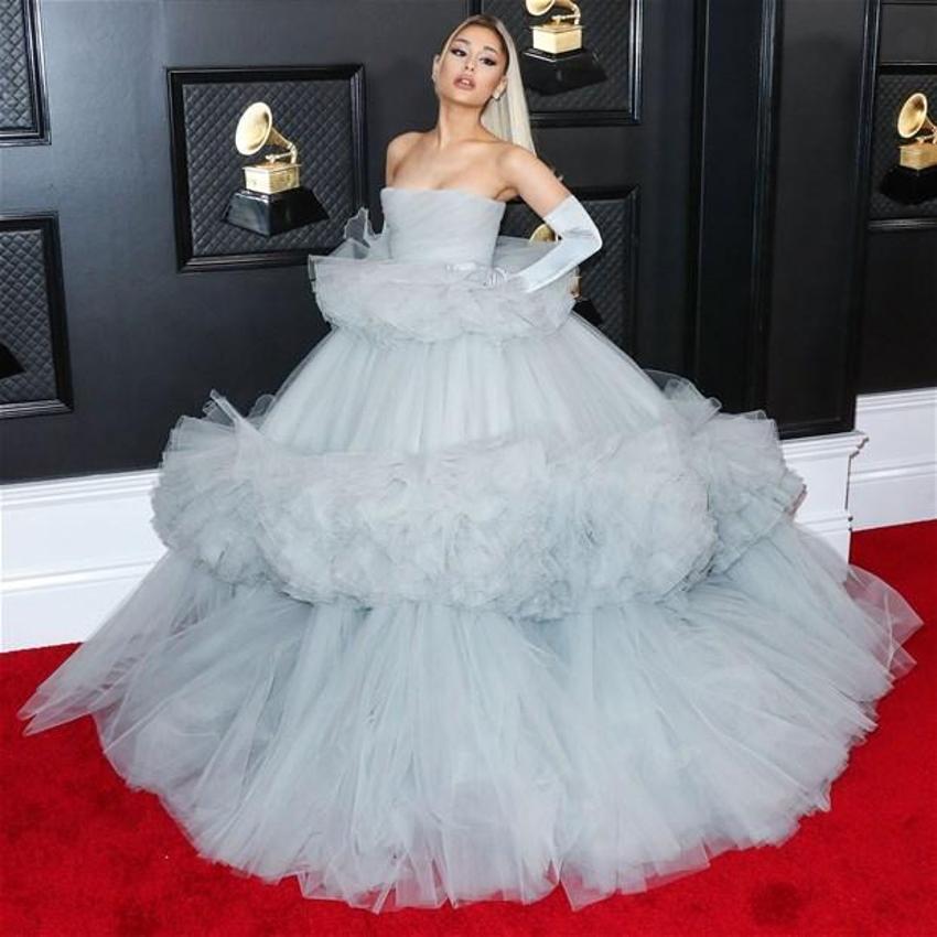 Ariana Grande ve nişanlısı Dalton Gomez gizlice evlendi!