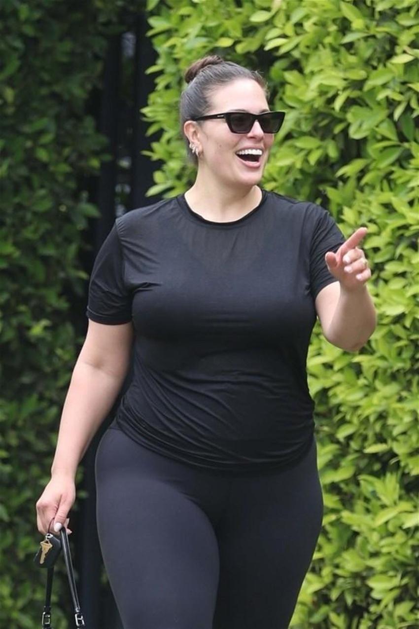 Ashley Graham formunu korumak için egzersizi aksatmıyor!