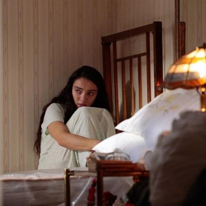 Masumlar Apartmanı'nın Gülben'i annesiyle pozunu paylaştı! Benzerliği dikkat çekti...