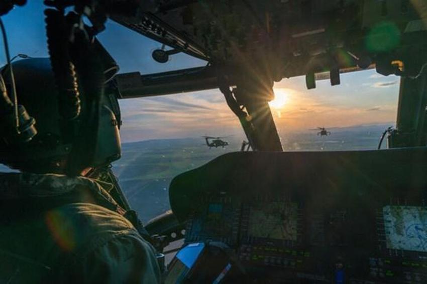 Rus yolcu uçağı sınırı geçti kıyamet koptu! F-35'ler ile Su-35'ler karşı karşıya geldi...