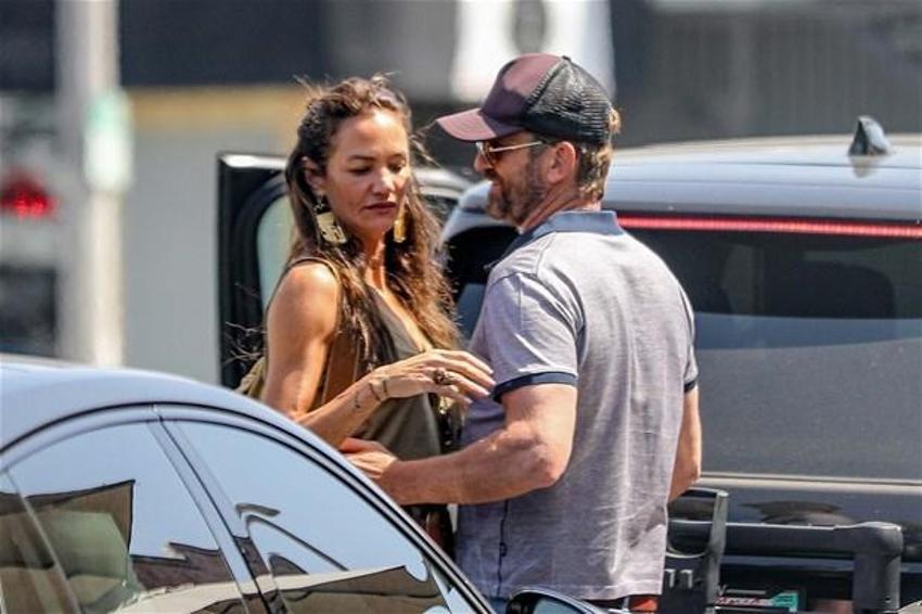 Gerard Butler ve sevgilisinden tuhaf romantizm!