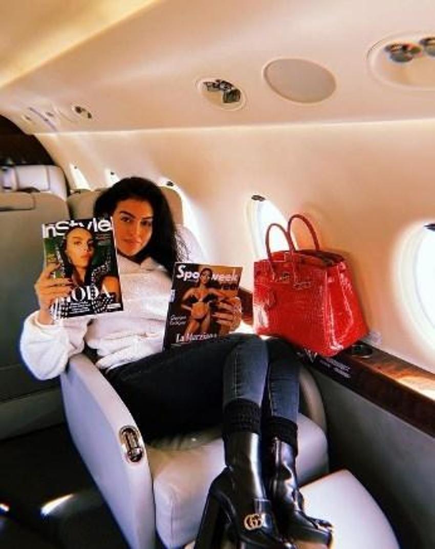 Cristiano Ronaldo ve Georgina Rodriguez son pozlarıyla çok konuşuldu!