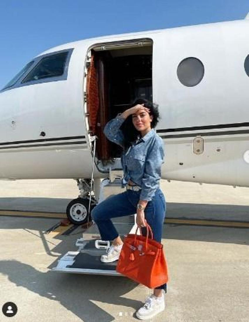 Cristiano Ronaldo ve Georgina Rodriguez son pozlarıyla çok konuşuldu!