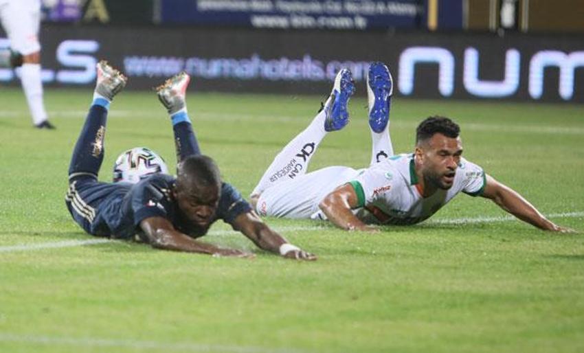 Alanyaspor - Fenerbahçe maçındaki kural hatası iddiası sonrası son dakika açıklaması!