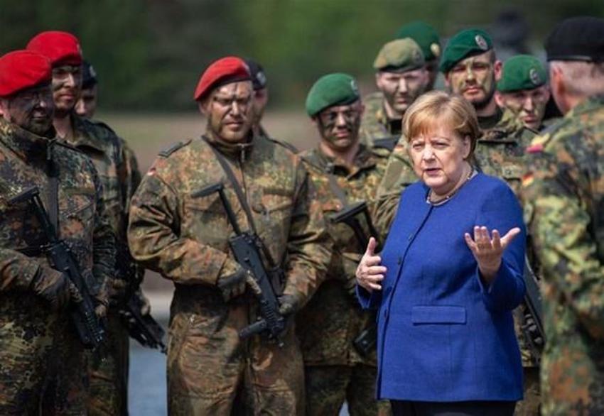 Almanya'da Merkel'e darbe planı! 'Berlin'i kuşatın...'