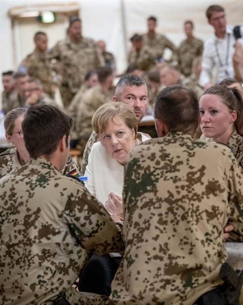 Almanya'da Merkel'e darbe planı! 'Berlin'i kuşatın...'