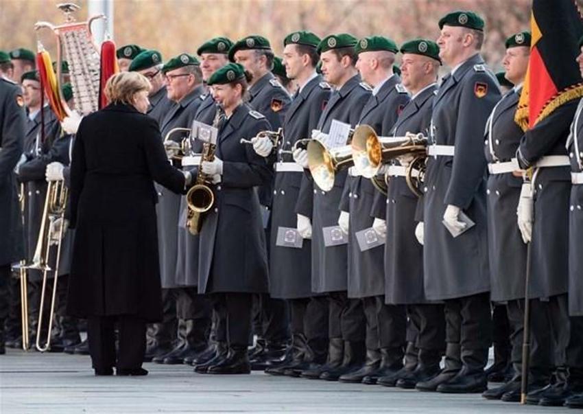 Almanya'da Merkel'e darbe planı! 'Berlin'i kuşatın...'