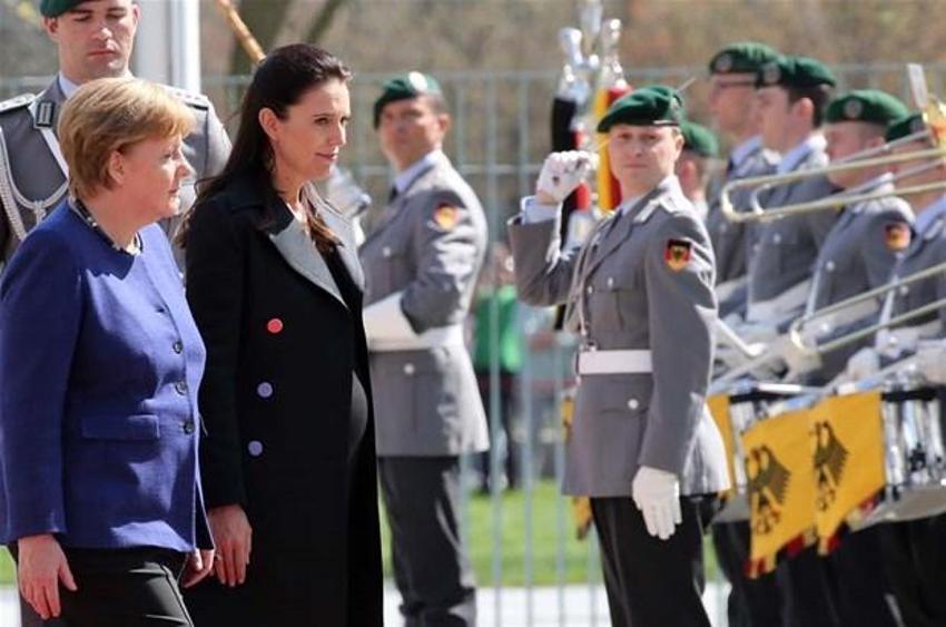 Almanya'da Merkel'e darbe planı! 'Berlin'i kuşatın...'