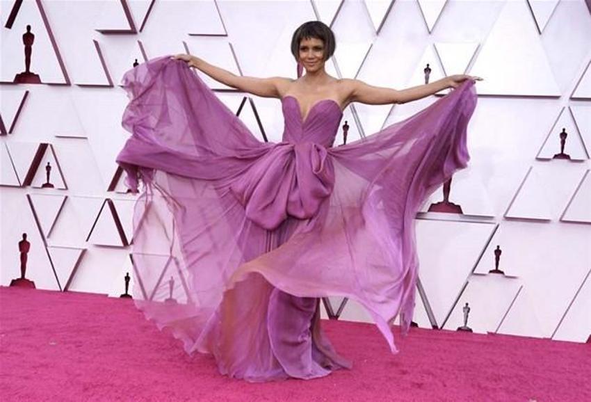 Halle Berry herkesi kandırmış! İtiraf etti...