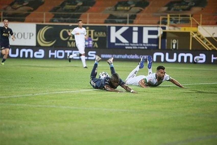 Alanyaspor - Fenerbahçe maçı hakkında bomba ifadeler! 'Kural hatası var'