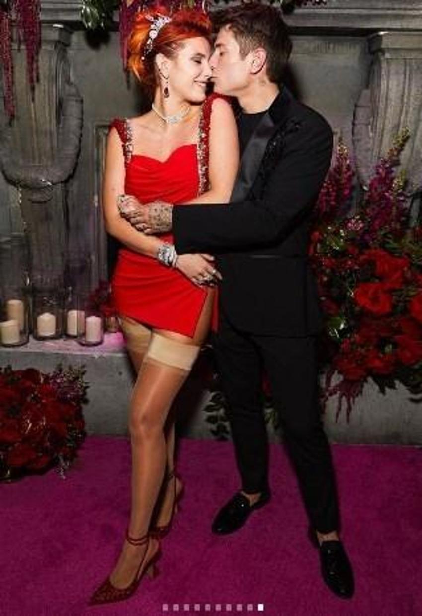 Bella Thorne'dan nişan pozları!