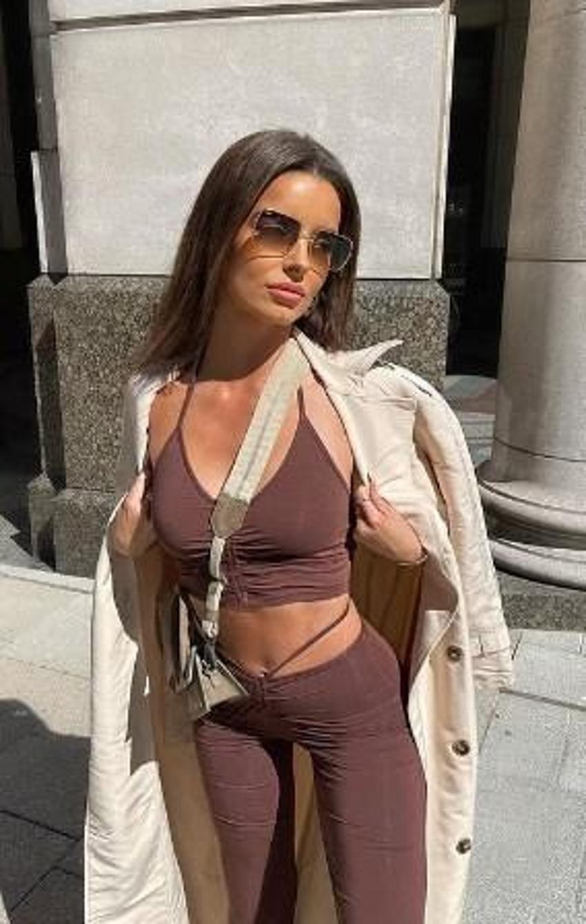 Love Island yarışmacısı Maura Higgins’in komşusu röntgenci çıktı!