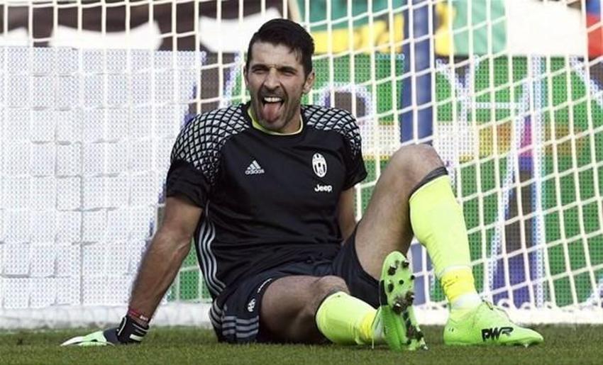 43 yaşındaki efsane kaleci Buffon'u Galatasaray'a yazdılar