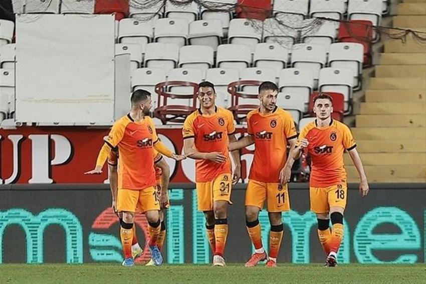 43 yaşındaki efsane kaleci Buffon'u Galatasaray'a yazdılar