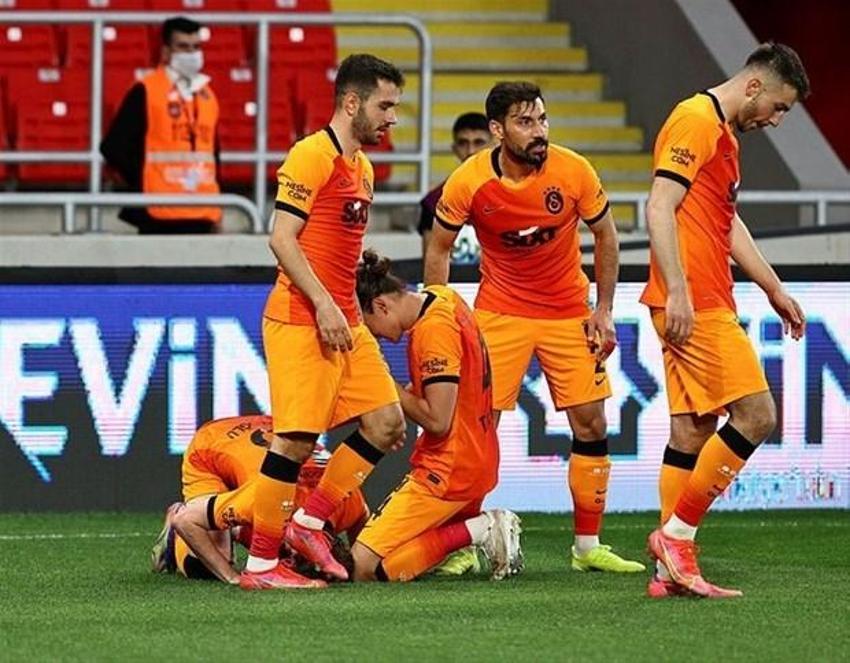 43 yaşındaki efsane kaleci Buffon'u Galatasaray'a yazdılar