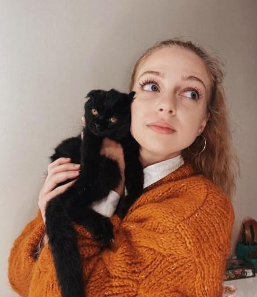 İpek Filiz Yazıcı güzelliğini annesinden almış! İpek Filiz Yazıcı'nın annesi ile paylaşımını görenler gözlerine inanamadı...