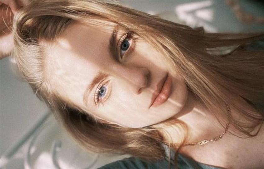 İpek Filiz Yazıcı güzelliğini annesinden almış! İpek Filiz Yazıcı'nın annesi ile paylaşımını görenler gözlerine inanamadı...