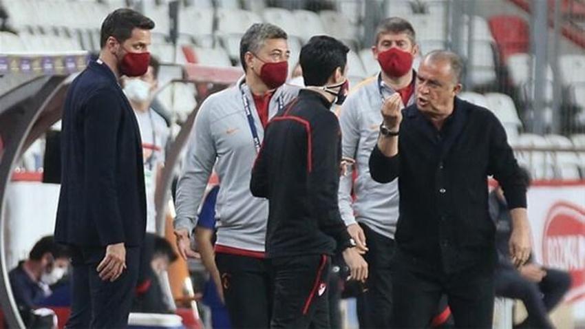 Galatasaraylı futbolcular Podolski'nin hareketine çıldırdı! Fatih Terim ve Muslera...