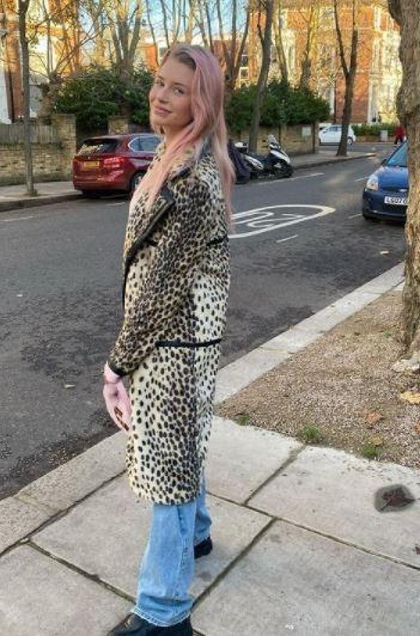 Lottie Moss asla durmuyor! Yeni pozu...