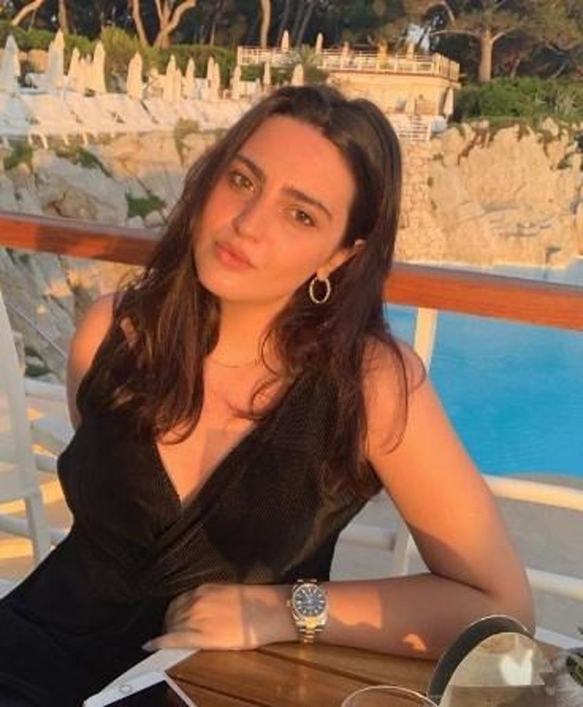 Sibel Can'ın kızı Melisa Ural göz kamaştırdı!