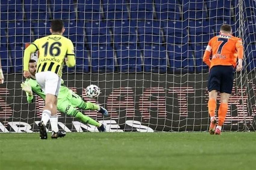 Nihat Kahveci'den bomba etkisi yaratacak yorum! 'Demba Ba Fenerbahçe'de banko oynar'