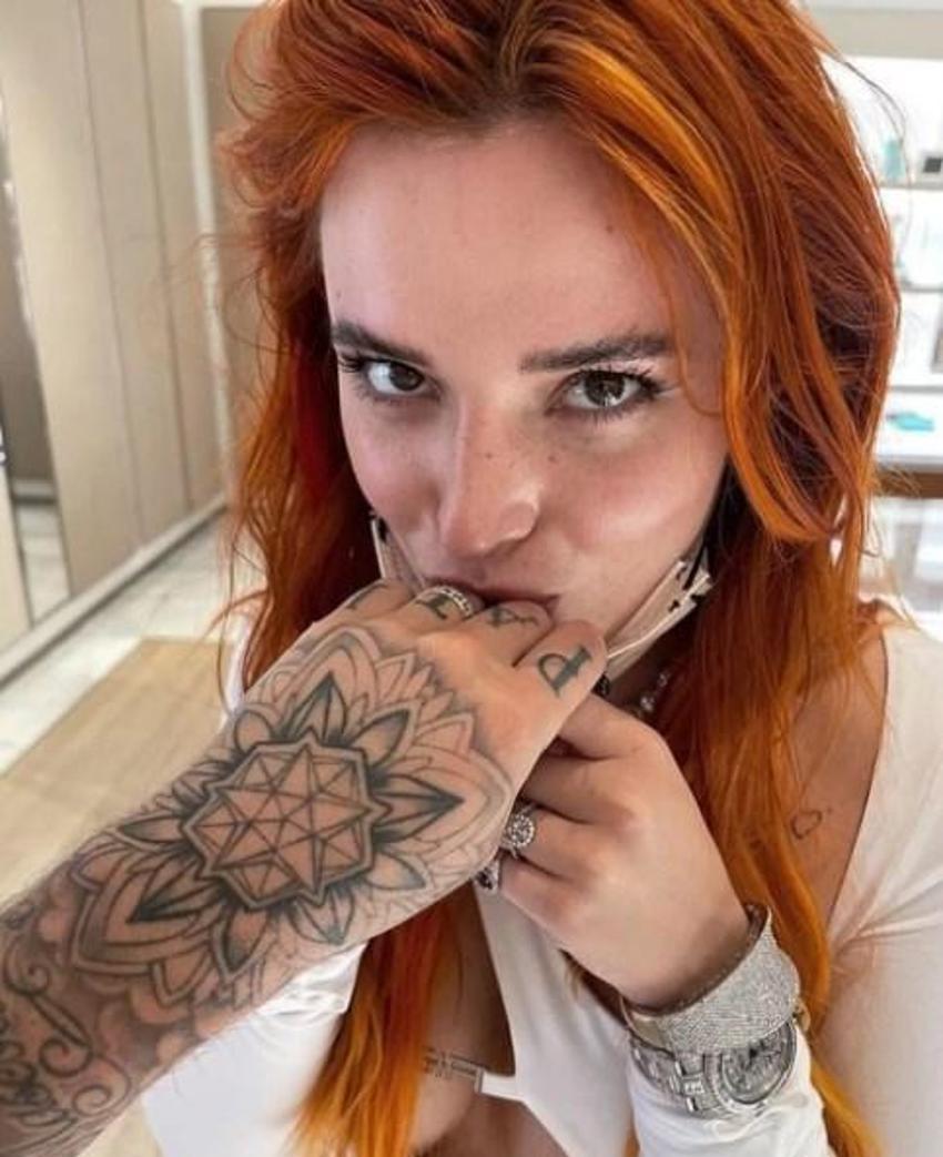 Bella Thorne altta kalmadı! Son paylaşımları...