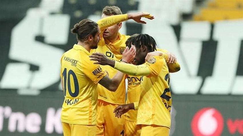 Beşiktaş - Ankaragücü maçına damga vuran olay! Ante Kulusic, Cyle Larin ve N'Koudou...