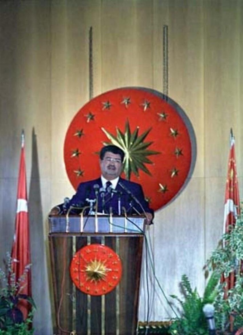 8. Cumhurbaşkanı Turgut Özal'ın ölümünün üzerinden 28 yıl geçti
