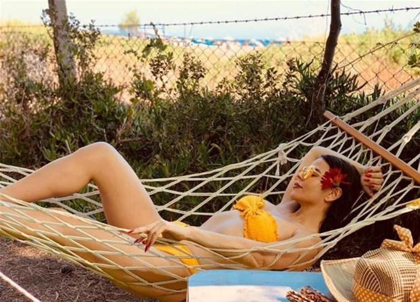 Simge Sağın'dan klip için cesur pozlar!