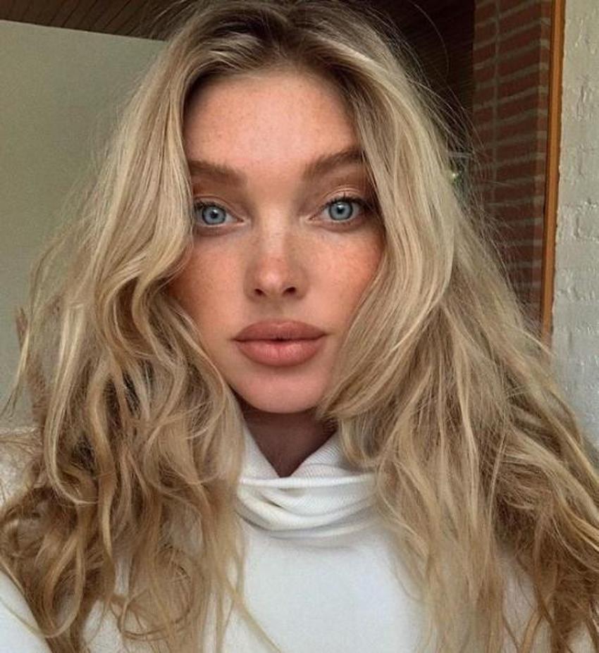 Emzirme pozları çok konuşulan Elsa Hosk'tan yanıt geldi!