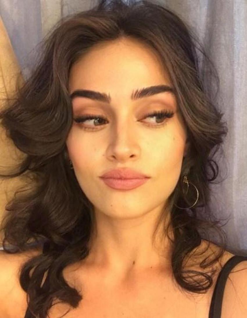 Ramo'nun Sibel'i Esra Bilgiç güzelliğiyle büyülüyor! Onu hiç böyle görmediniz...