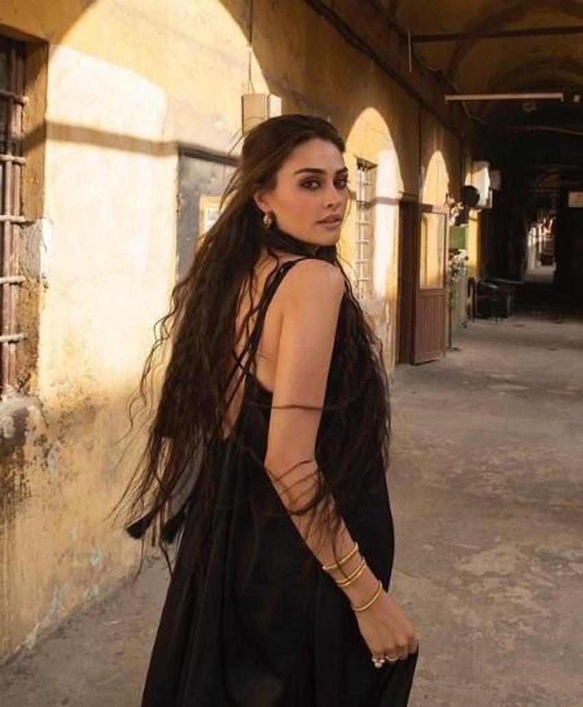 Ramo'nun Sibel'i Esra Bilgiç güzelliğiyle büyülüyor! Onu hiç böyle görmediniz...
