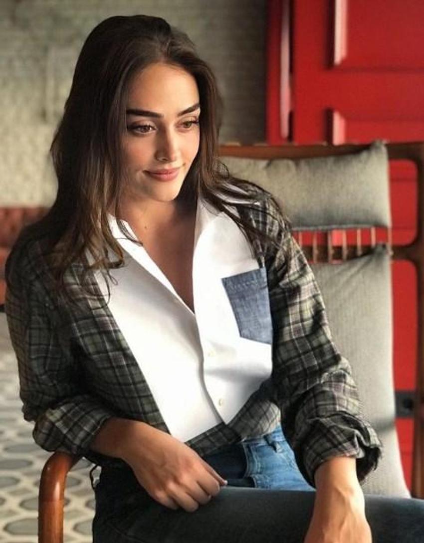 Ramo'nun Sibel'i Esra Bilgiç güzelliğiyle büyülüyor! Onu hiç böyle görmediniz...