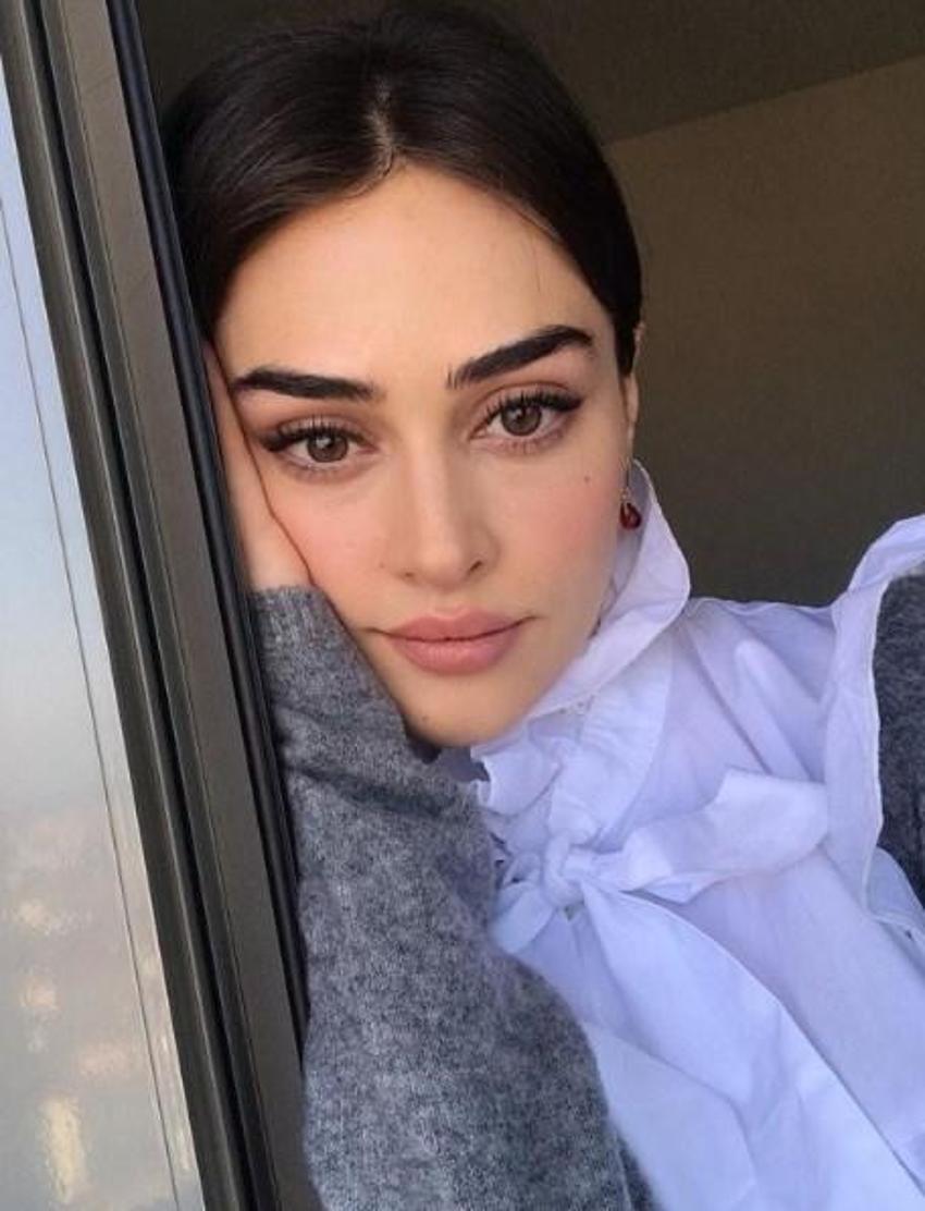 Ramo'nun Sibel'i Esra Bilgiç güzelliğiyle büyülüyor! Onu hiç böyle görmediniz...