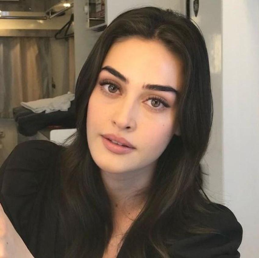 Ramo'nun Sibel'i Esra Bilgiç güzelliğiyle büyülüyor! Onu hiç böyle görmediniz...