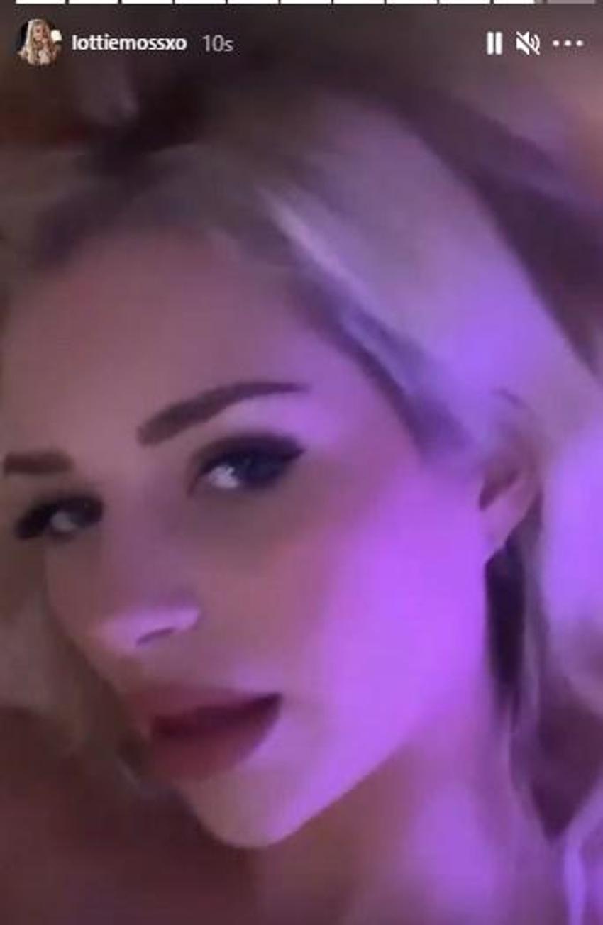Lottie Moss’dan seksi video!