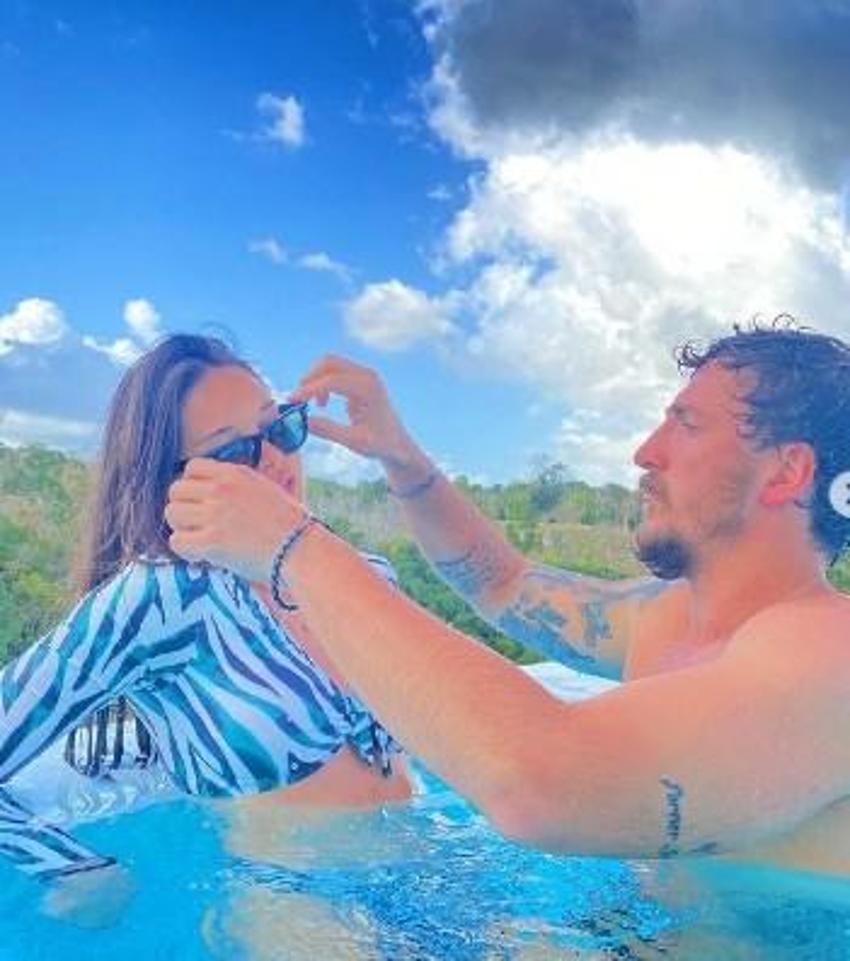 Survivor Berkan Karabulut ve sevgilisi Lale Onuk dudak dudağa!