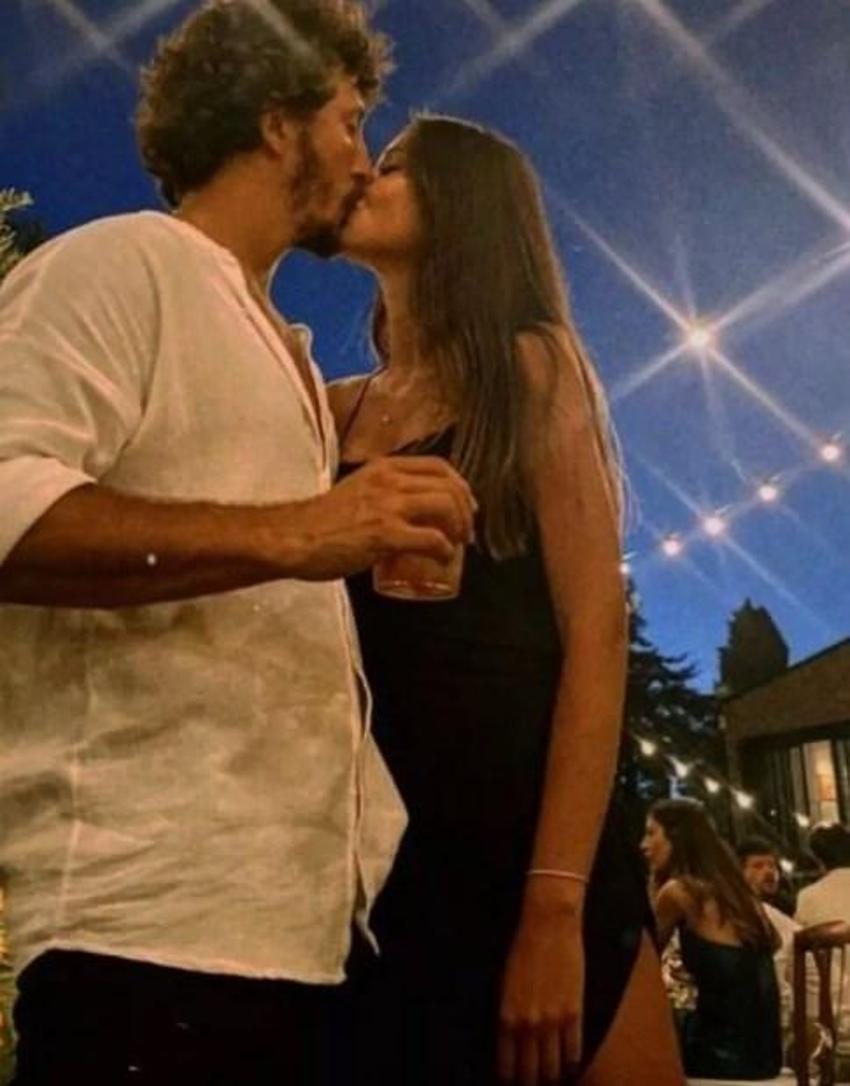 Survivor Berkan Karabulut ve sevgilisi Lale Onuk dudak dudağa!