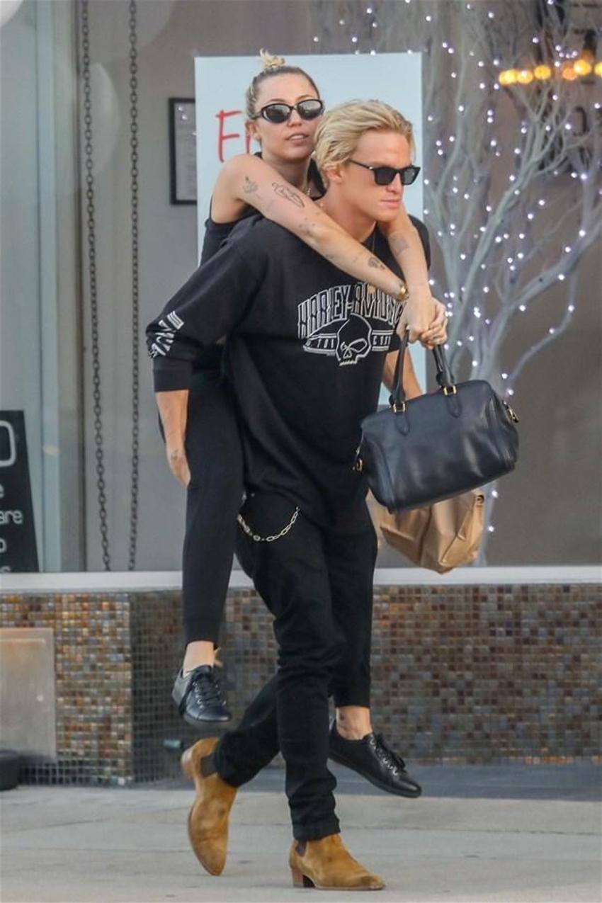 Miley Cyrus ile Yungblud sarmaş dolaş!