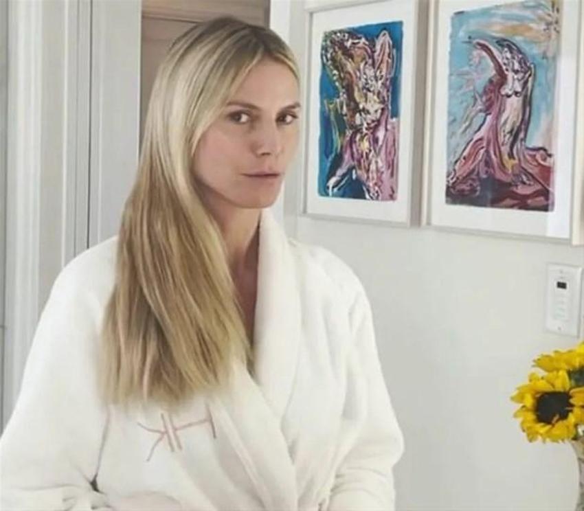 Heidi Klum bornozunu indirip...