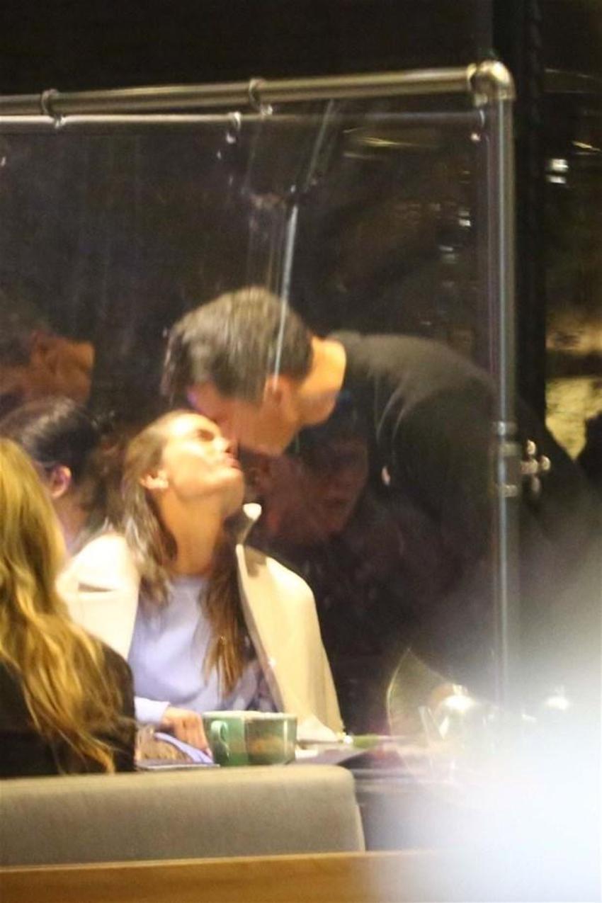 Alessandra Ambrosio yeni bir aşka yelken açtı!