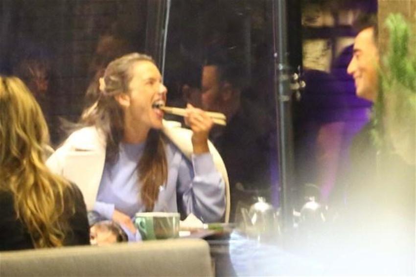 Alessandra Ambrosio yeni bir aşka yelken açtı!
