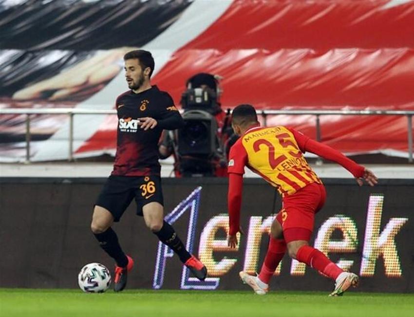 Galatasay maçında saha karıştı! Herkes duydu, Terim hakemle konuştuktan sonra...