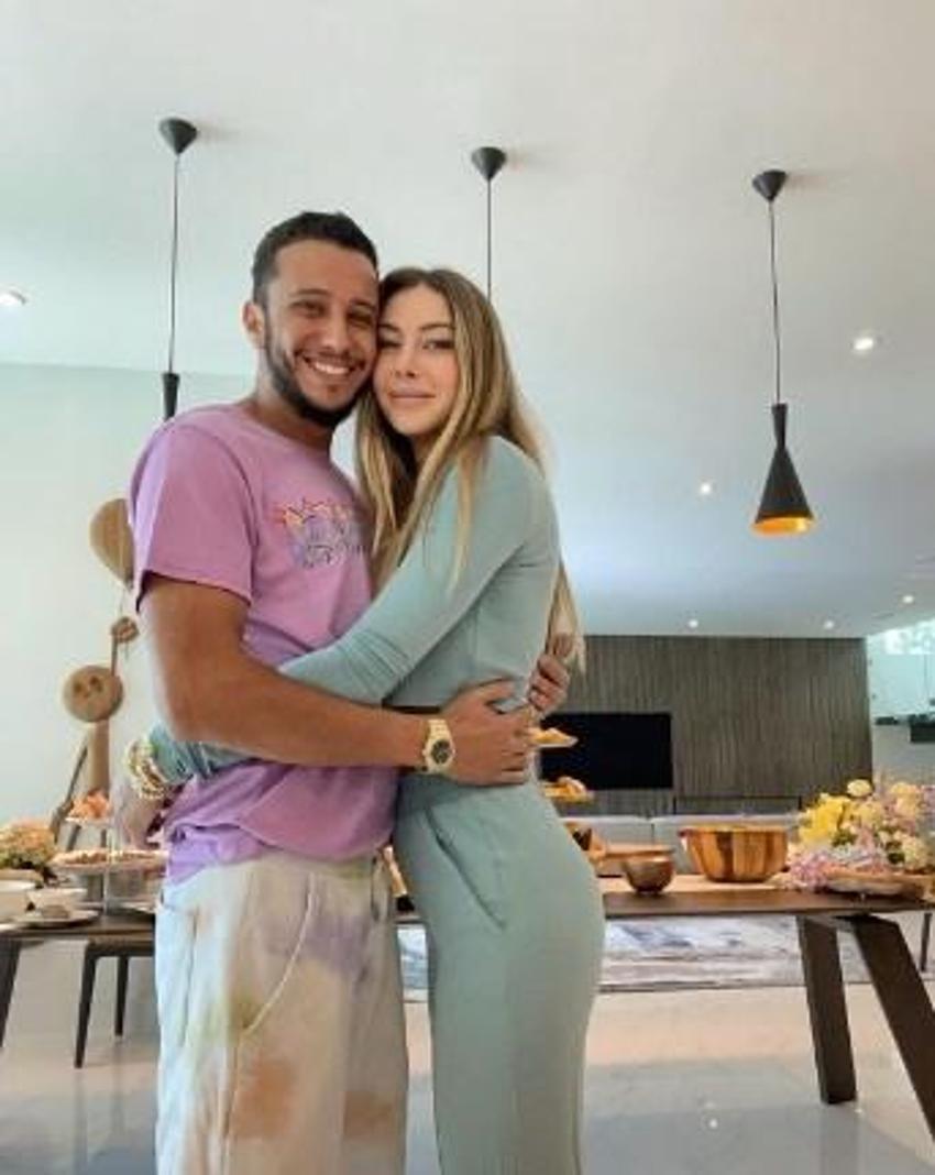 Şeyma Subaşı süper mini elbisesiyle olay oldu!