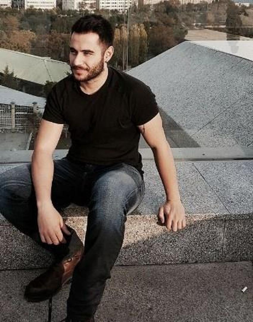 Yabancı Damat’ın Mustafa’sı Ozan Uğurlu yakışıklılığıyla büyüledi!