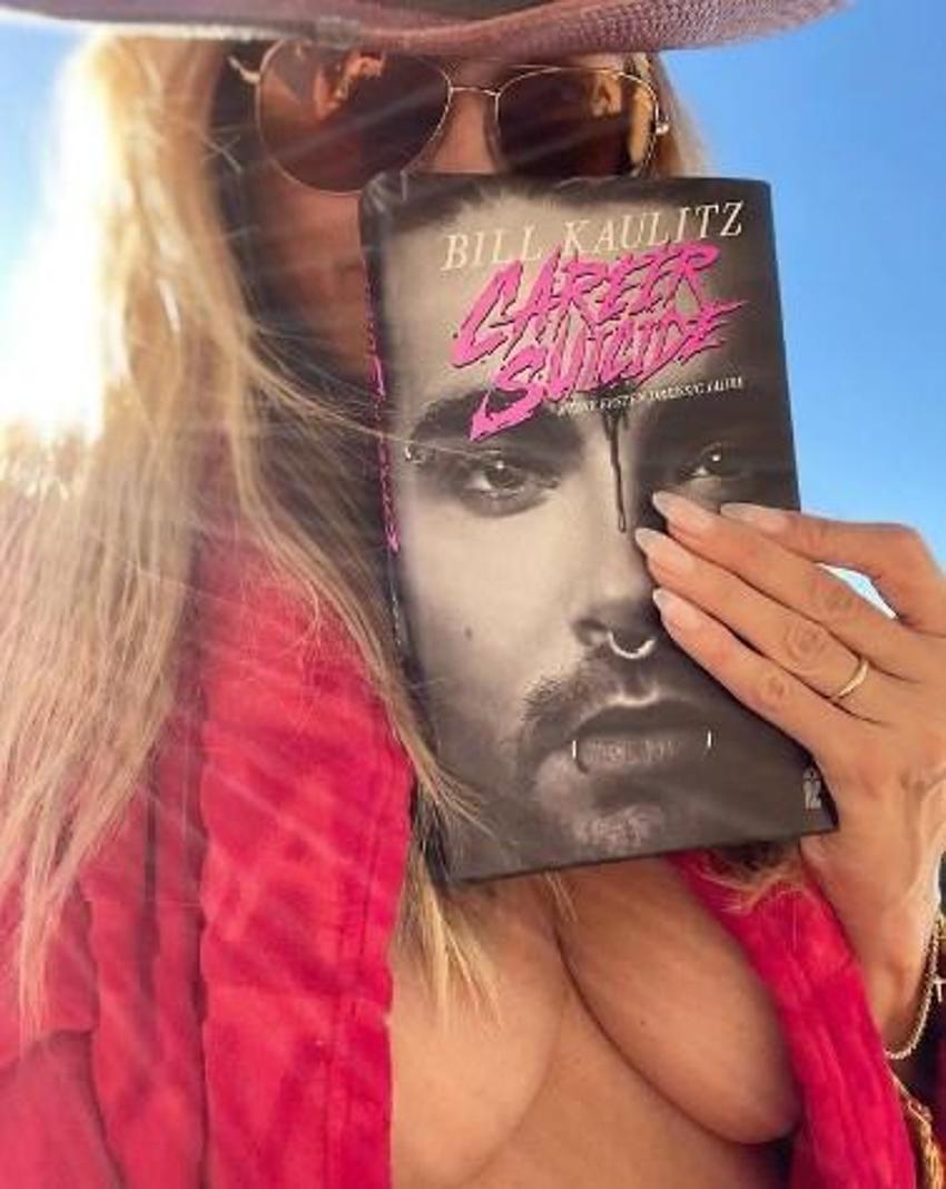 Heidi Klum kitap tanıttı! Herkes göğüslerine baktı...