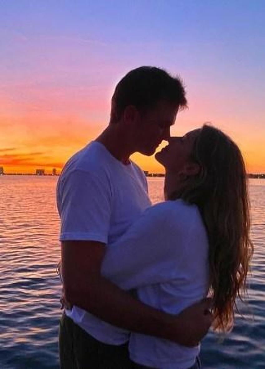 Gisele Bündchen-Tom Brady çiftinden romantik kutlama!